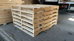 Pallet de madera estándar usado en exportaciones, ideal para ilustrar qué es un pallet y su función logística.